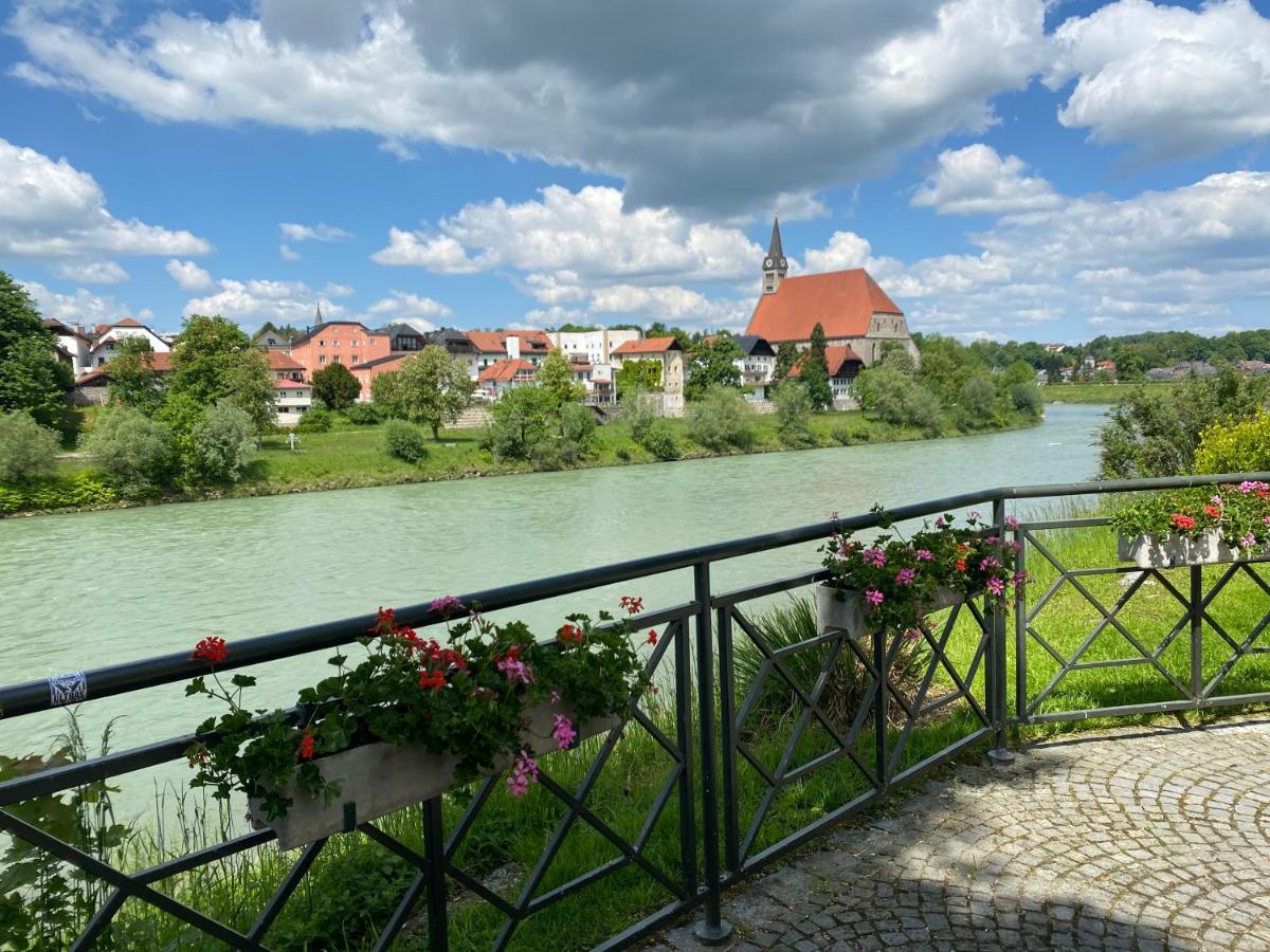 Ferienwohnung An Der Idyllischen Salzachschleife Naehe Salzburg Laufen Exterior foto