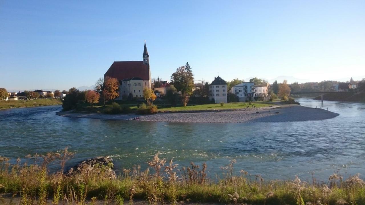 Ferienwohnung An Der Idyllischen Salzachschleife Naehe Salzburg Laufen Exterior foto